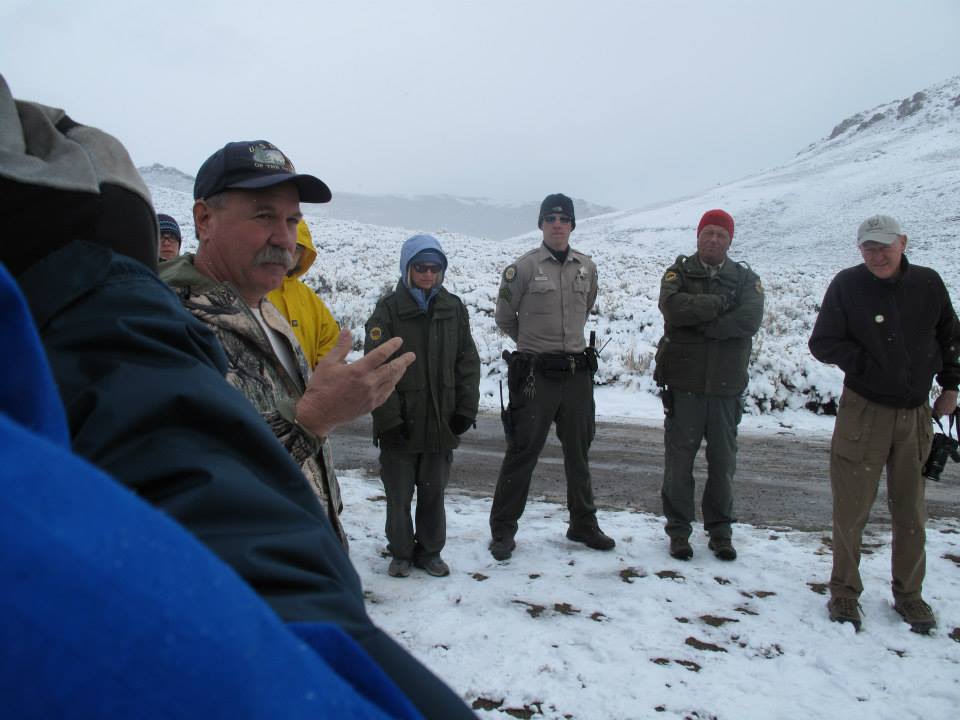 Steve Nelson, Field Manager of Bureau of Land Management- California's Bishop Field Office, greeets and thanks the volunteers for working on their public lands. (Photo: Caara Fritz Hunter_
